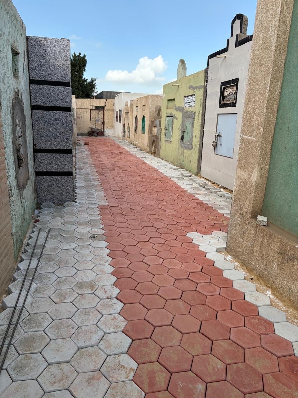 رصف شوارع مقابر قرية كوم النجار بمحافظة الغربية  بالأنترلوك (2)