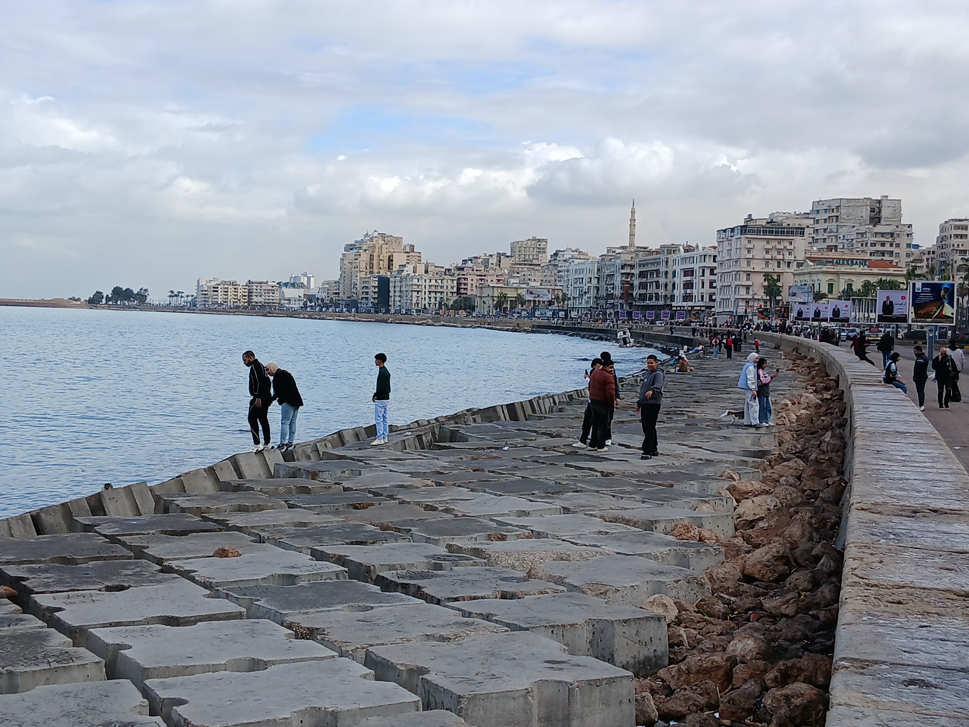 طقس  ودرجات الحرارة  بالإسكندرية