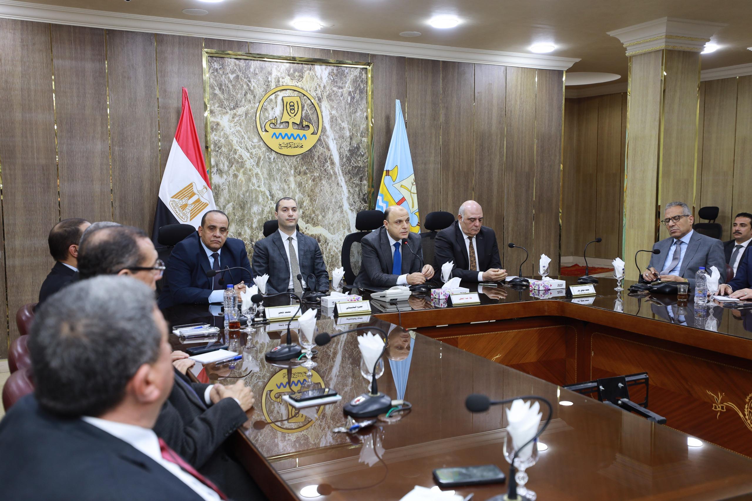 محافظ  كفر الشيخ يستعرض جهود المحافظة