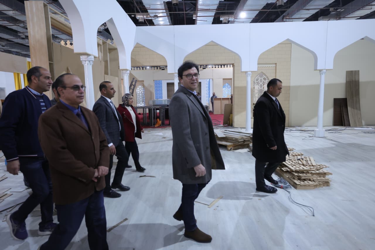  تفقد وزير الثقافة لمعرض الكتاب بدورته الجديدة  (2)