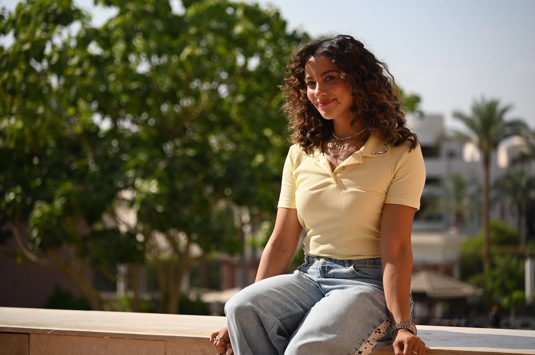 الفنانة الشابة جلا هشام