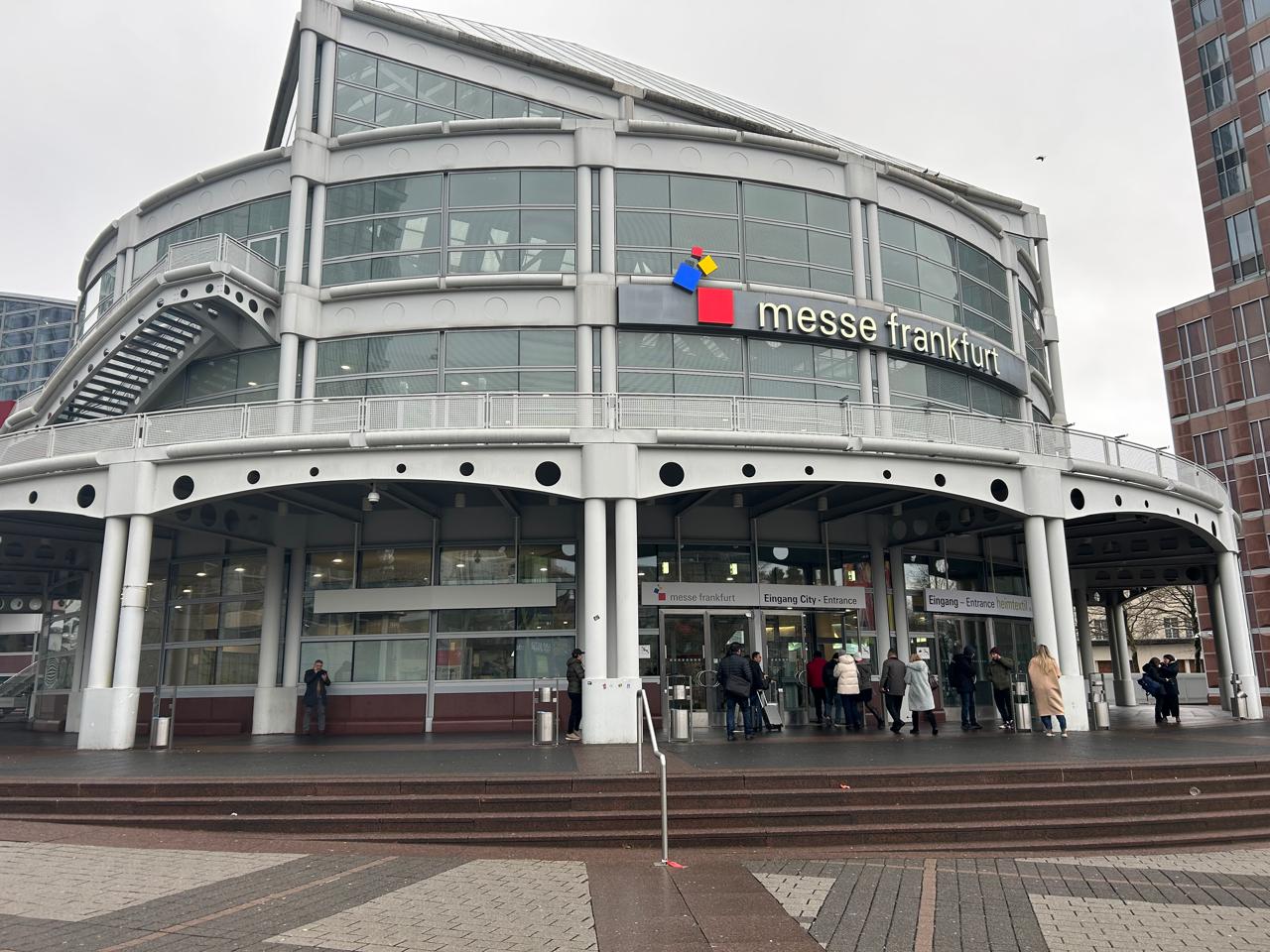 المكان المستضيف للمعرض