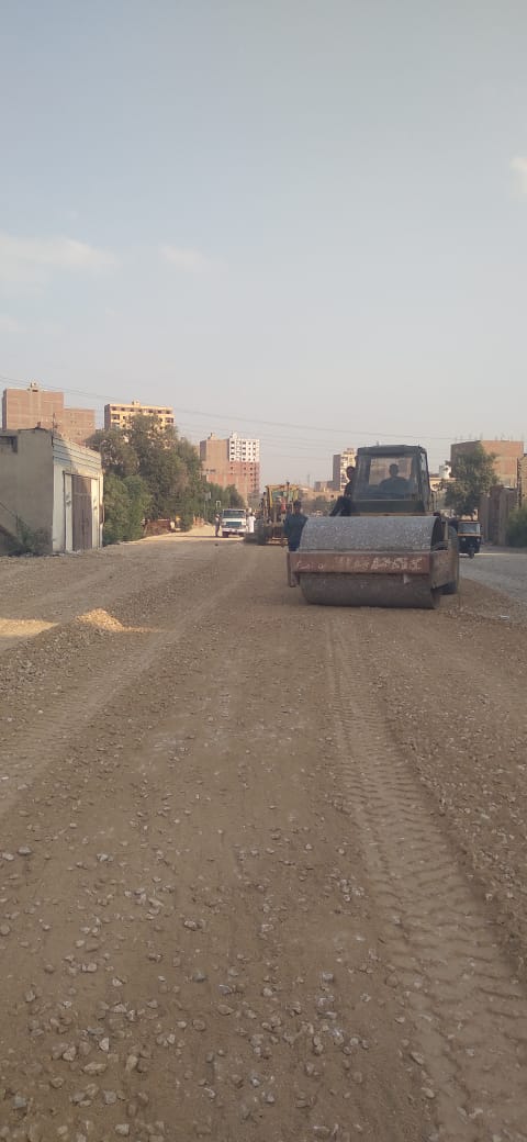 محافظ الجيزة يتابع توسعة وازدواج طريق الحفرية بطول 2 كم