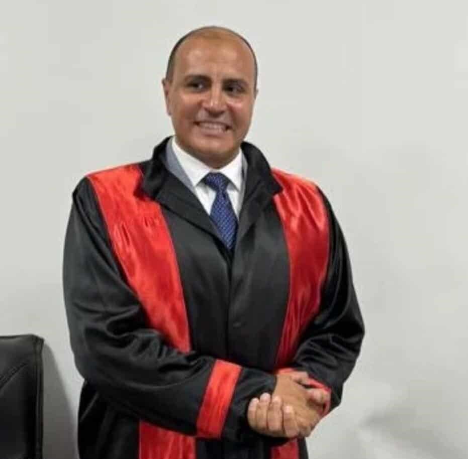 الدكتور مصطفى العصره