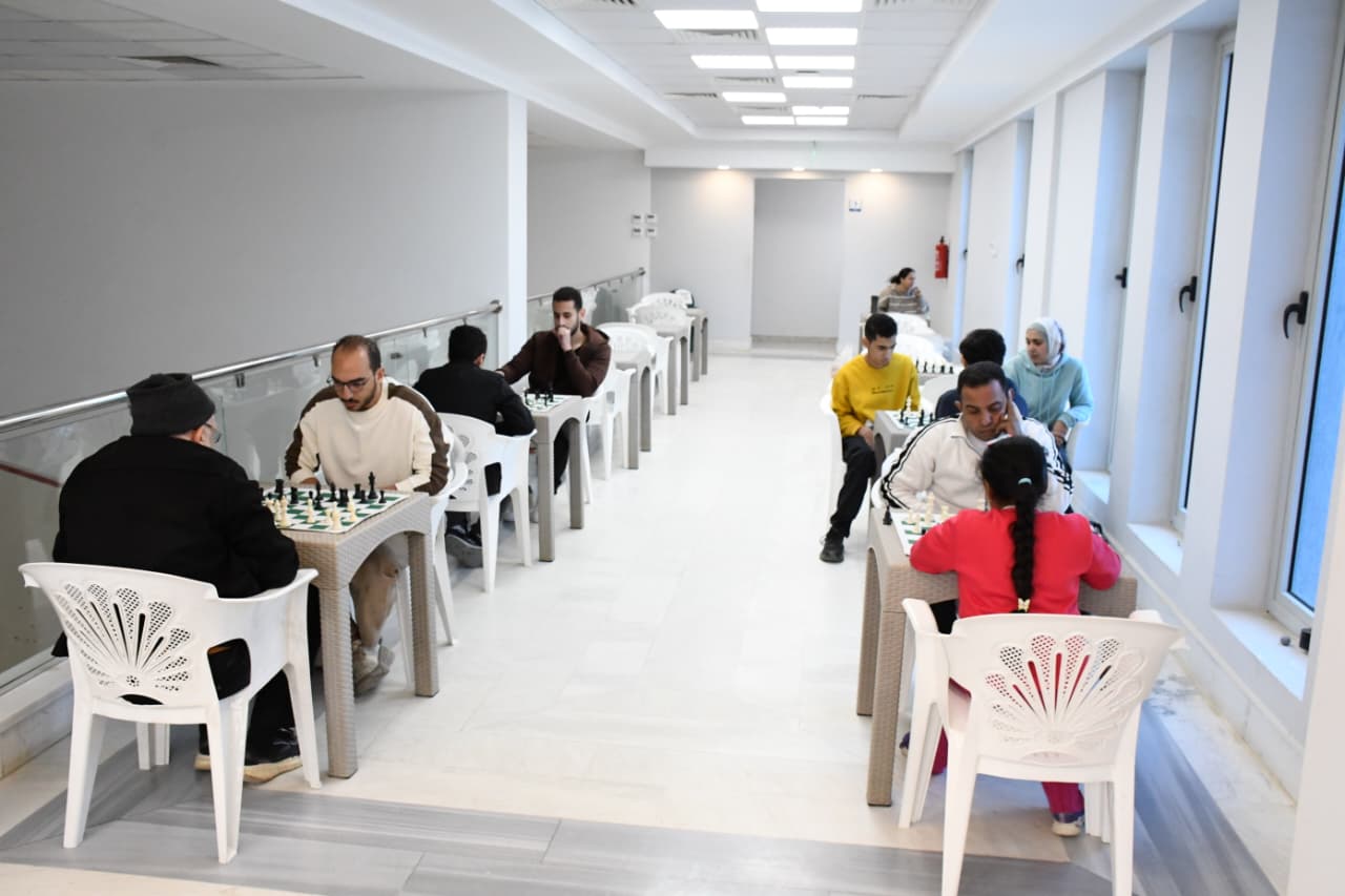 البطولة الدولية  الأولي للشطرنج  (10)