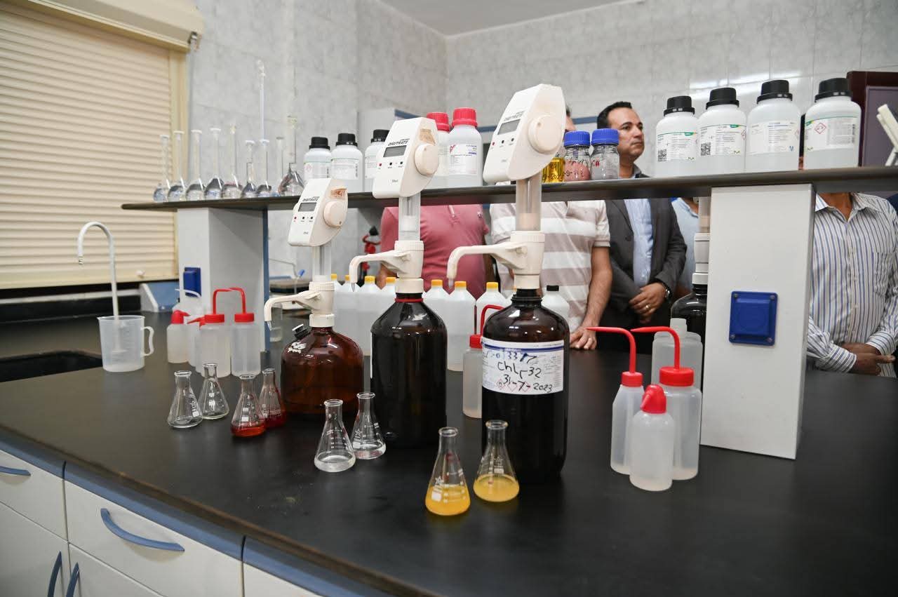 المعمل من الداخل