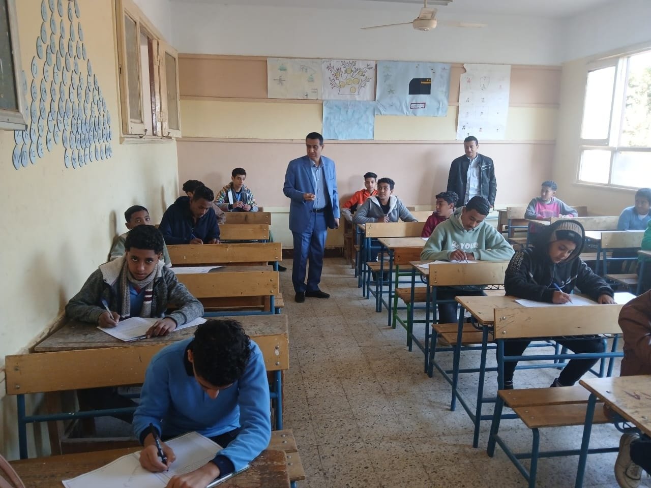 رصد سير امتحانات الشهادة الإعدادية بمدرسة جزيرة أرمنت