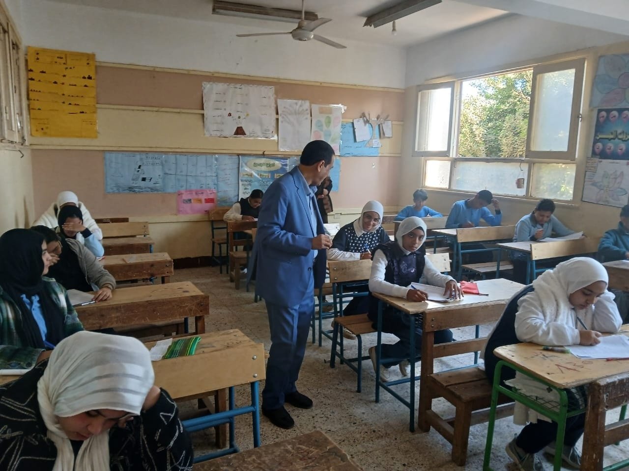 جولة على سير امتحانات الشهادة الإعدادية بمدرسة جزيرة أرمنت