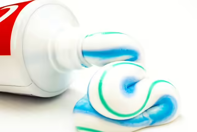 معجون الاسنان 