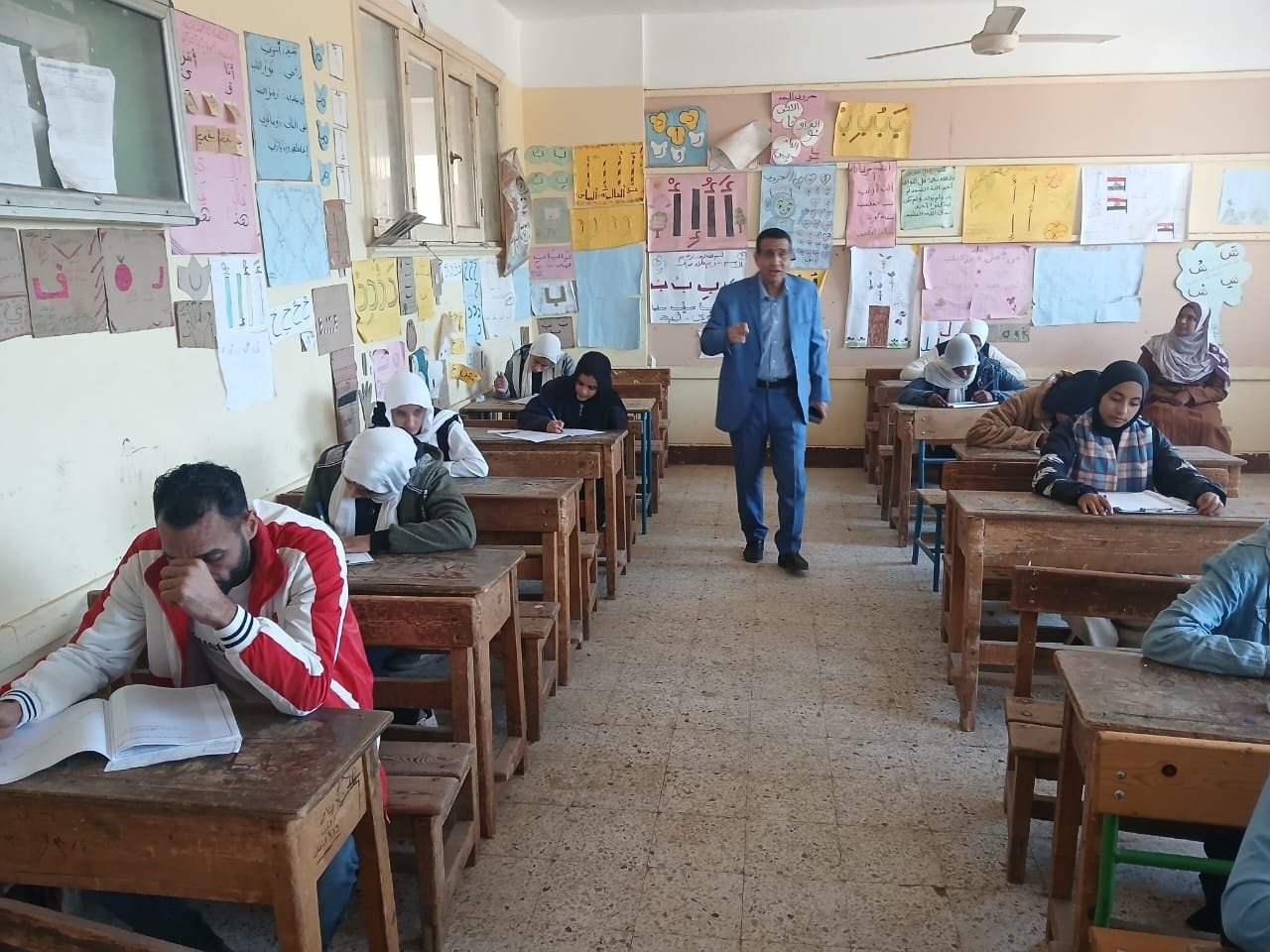 متابعة سير امتحانات الشهادة الإعدادية بمدرسة جزيرة أرمنت