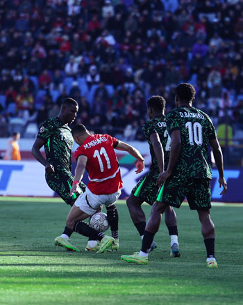 مصطفى محمد خلال المباراة