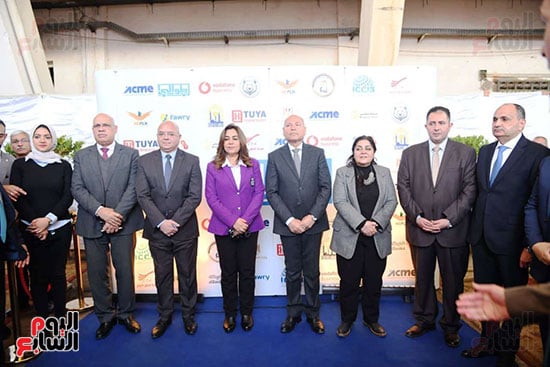 صورة تذكارية بعد التدشين