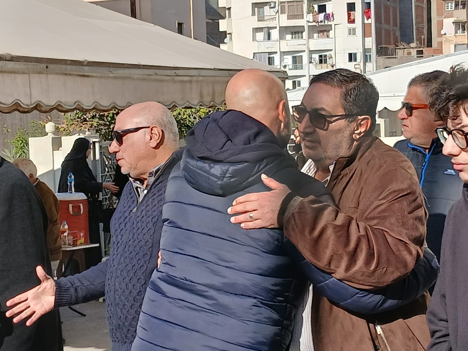 أسرة رجل الأعمال طاهر القويرى تتلقى العزاء