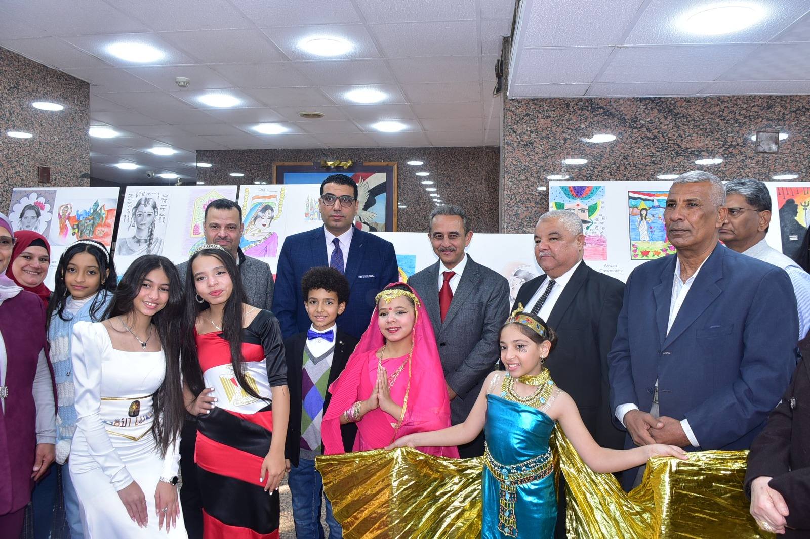 نائب محافظ الأقصر يشارك في حفل تكريم الطلاب الفائزين بمسابقة لمحات من الهند