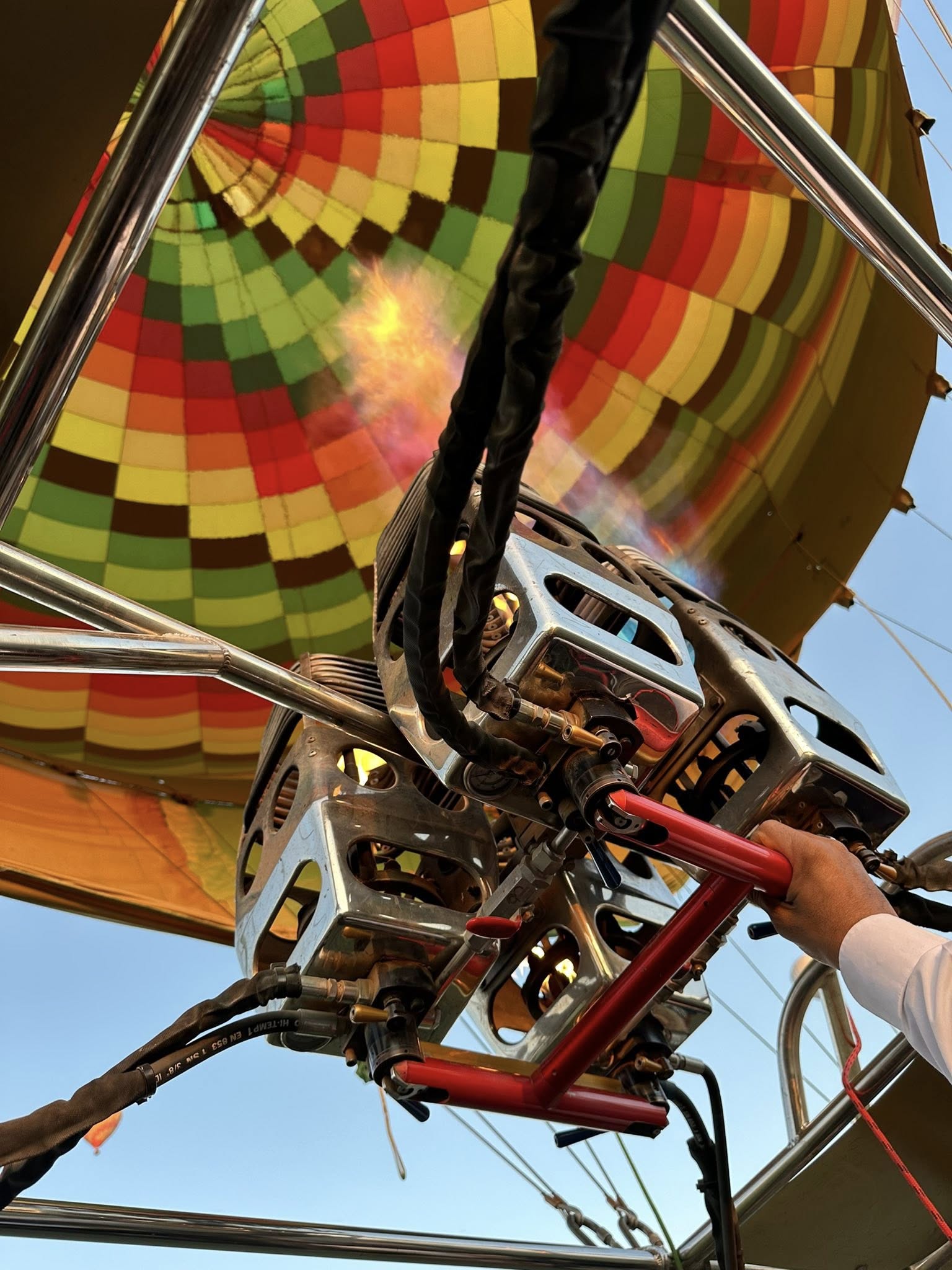 ضخ الهواء فى قلب رحلات البالون الطائر