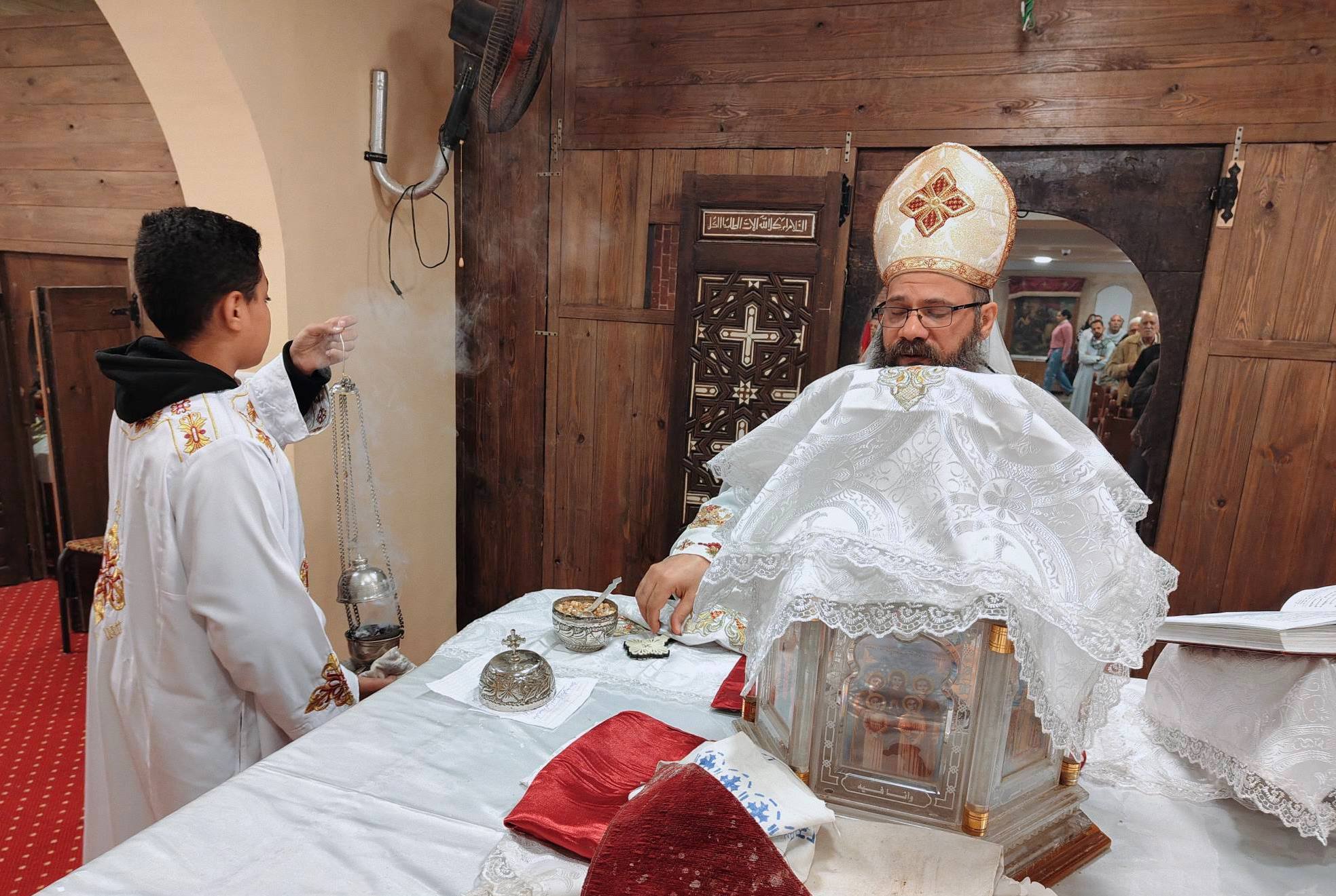 صلوات القداس الإلهى برمون إحتفالاً بعيد الغطاس المجيد بالأقصر صلوات القداس الإلهى برمون إحتفالاً بعيد الغطاس المجيد بالأقصر