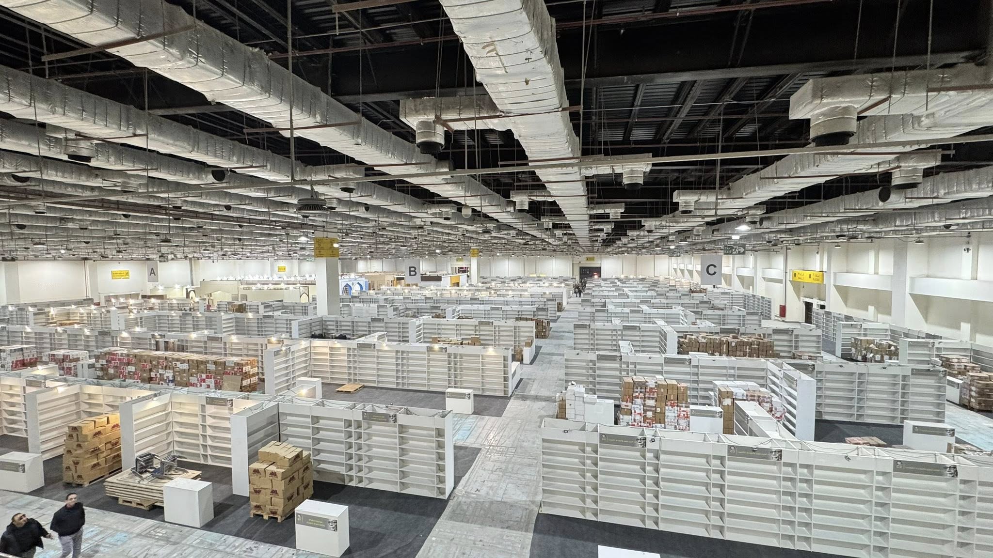 استعدادات دور النشر لمعرض القاهرة الدولي للكتاب 2026