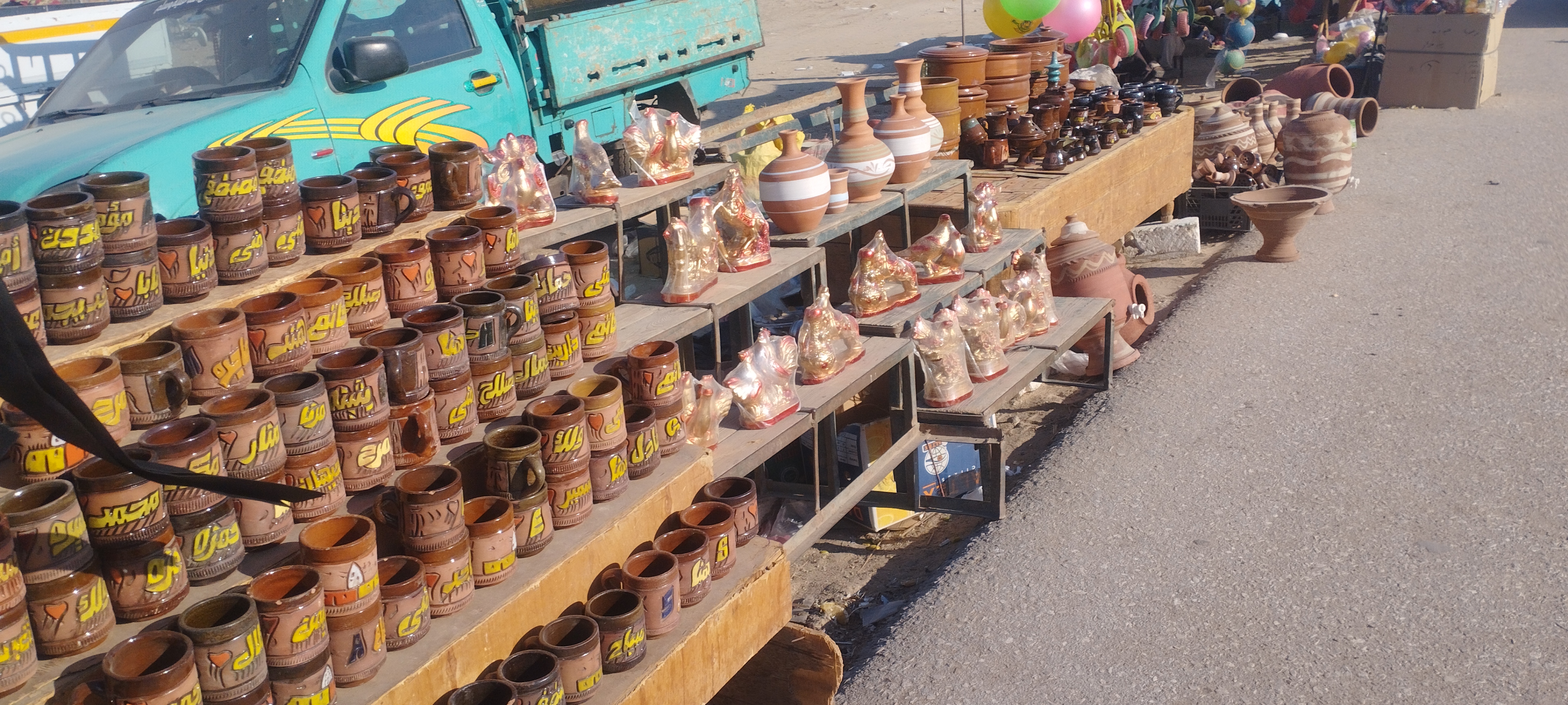 اشكال الفخار على كل لون