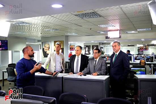 جولة لأهم ممثلي شركات ومصنعي السيارات باليوم السابع (32)