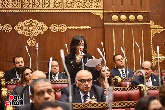 يوستينا رامي (2)