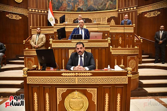 وزير الموارد المائية والري