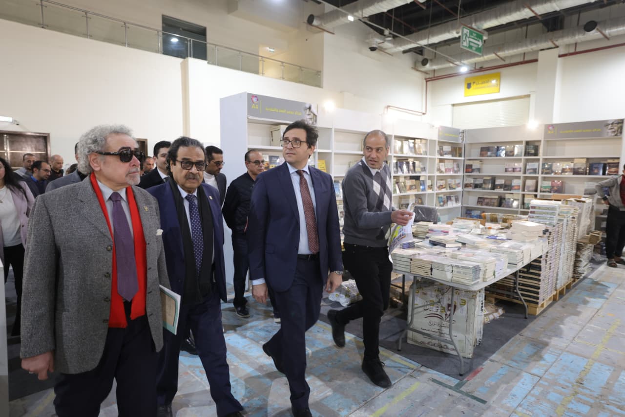 وزير الثقافة يتفقد معرض الكتاب (4)