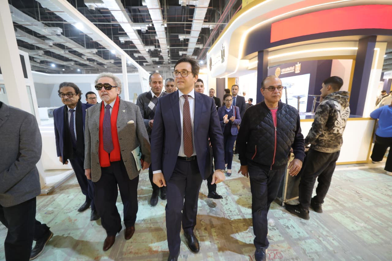 وزير الثقافة يتفقد معرض الكتاب (5)