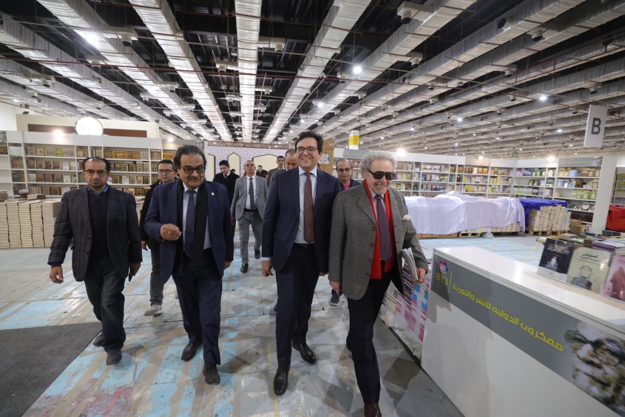 وزير الثقافة يتفقد معرض الكتاب (2)