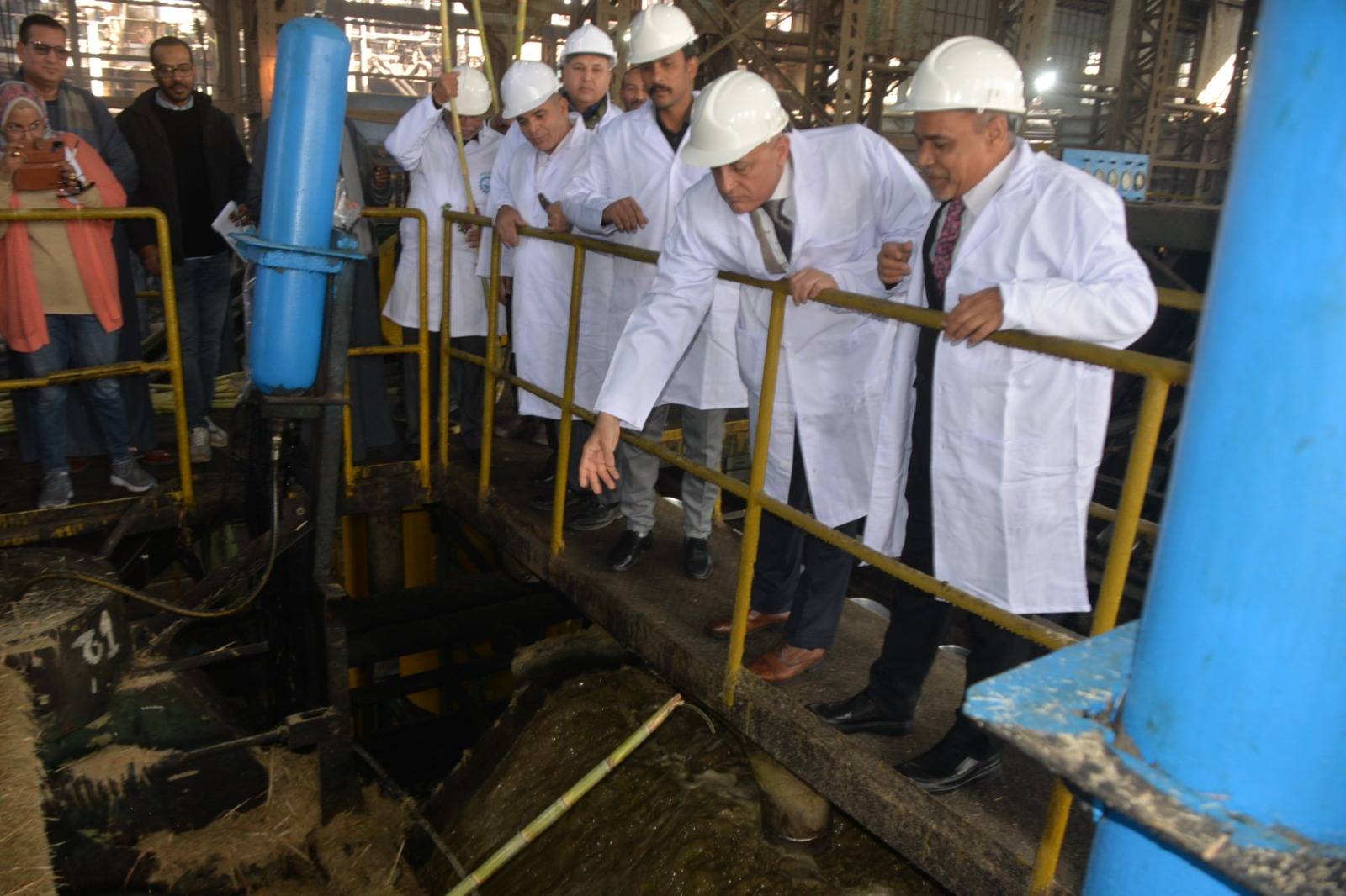 محافظ الأقصر يشهد فعاليات موسم عصير القصب بمصنع سكر أرمنت