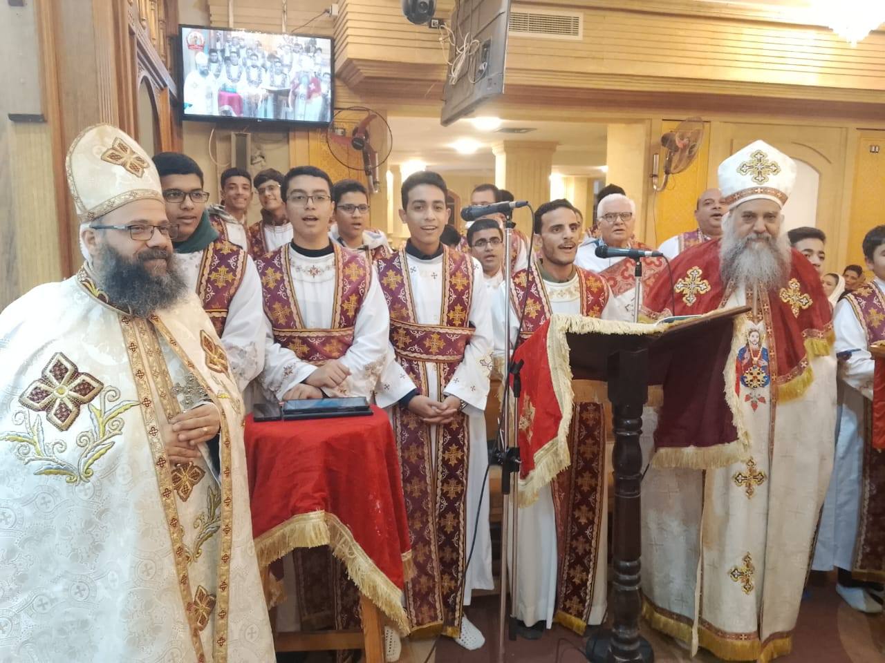 تأدية لقان عيد الغطاس المجيد في كنيستى الأم دولاجى بإسنا وعزبة جاد