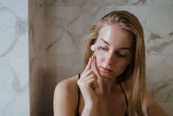 العناية بالبشرة