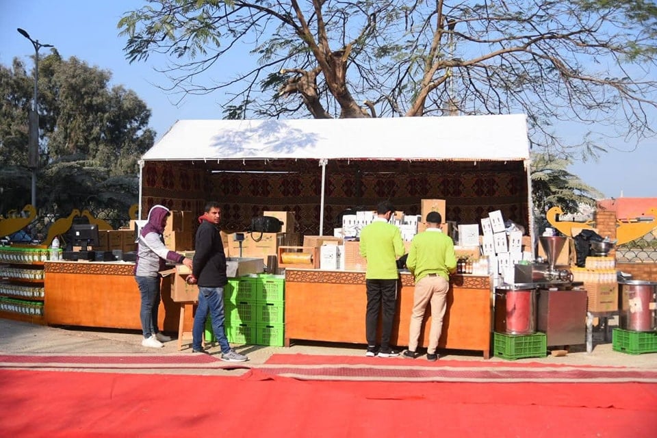 الإقبال من المواطنين على المعرض