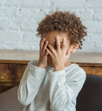 علامات تعرض الطفل  لمحتوي ضار