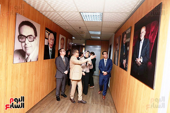 جولة مسئول شركة هاواوي في مصر فى صالة تحرير اليوم السابع (12)