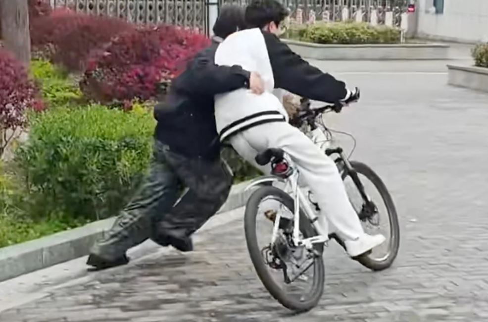 تعليم ركوب الدراجات