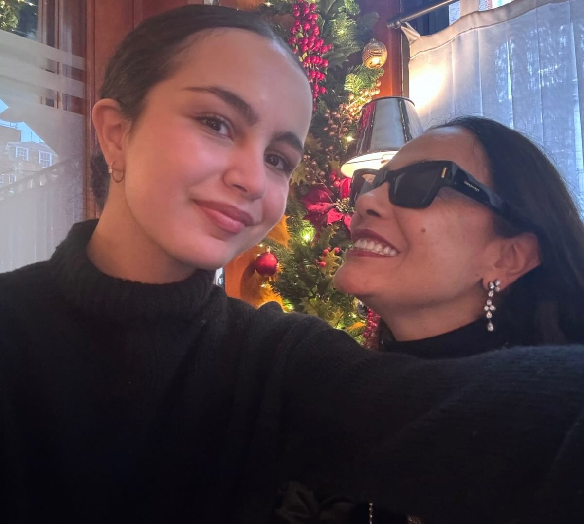 شريهان وابنتها