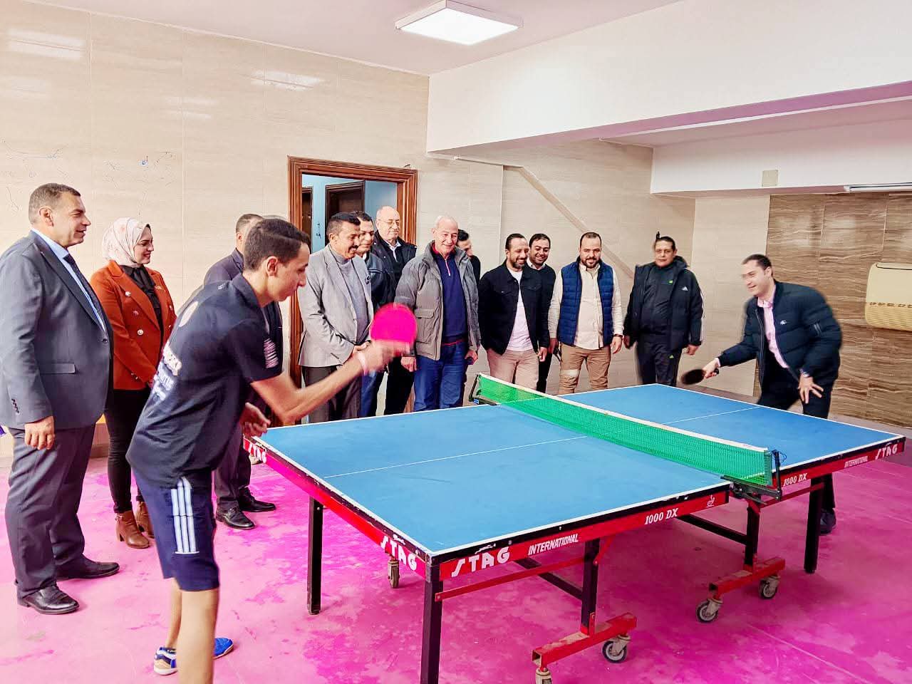 نائب محافظ كفر الشيخ يمارس كرة تنس الطاولة