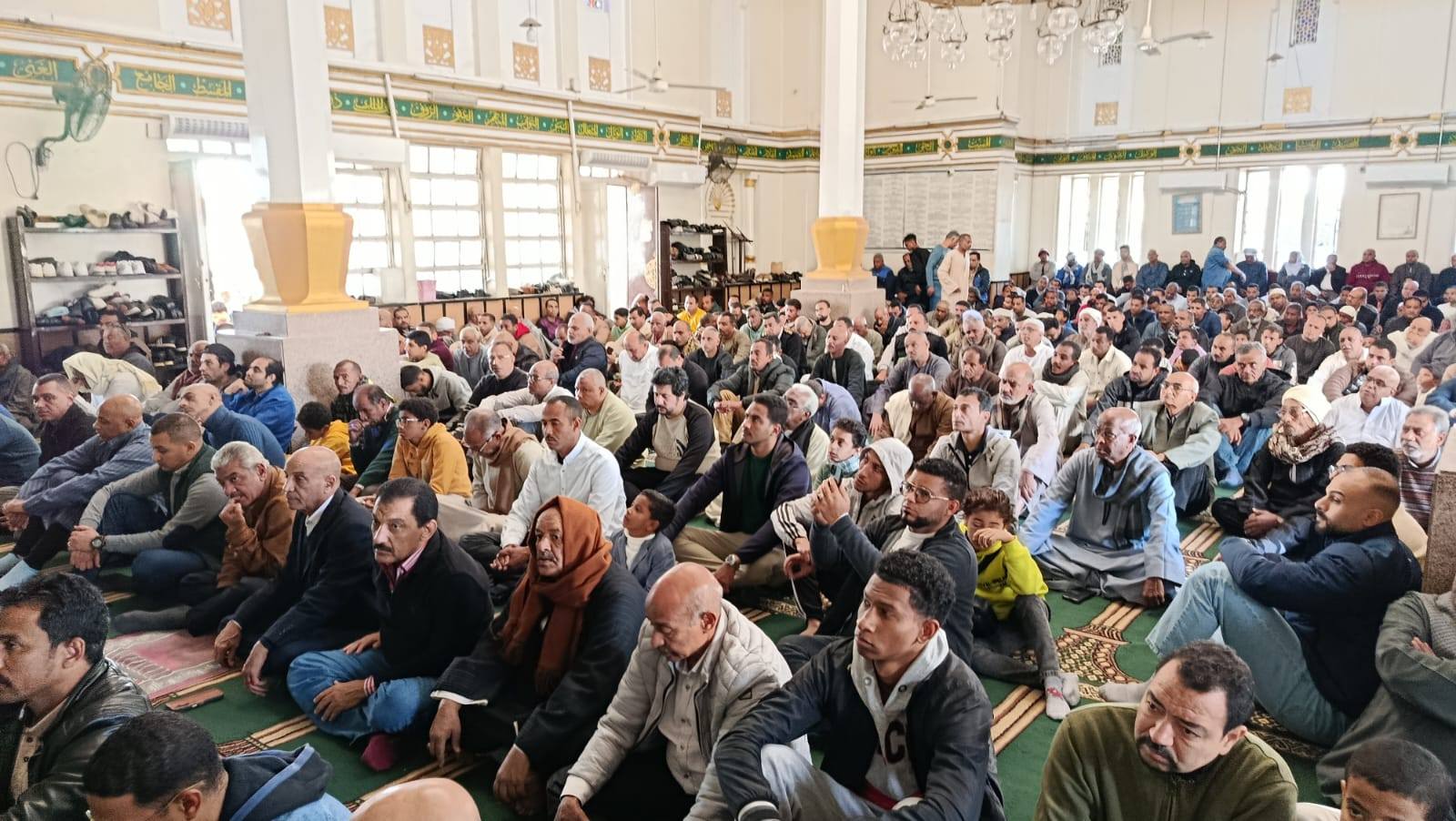 جانب من صلاة الجمعة داخل مسجد سيدى أحمد النجم