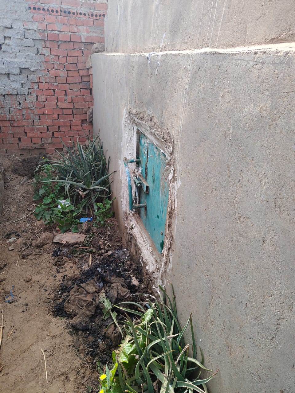 القبر بقرية الكمايشة 