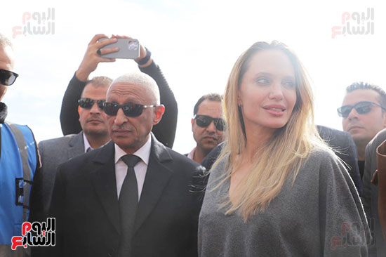 انجلينا جولى ومحافظ شمال سيناء بمعبر رفح اليوم انجلينا جولى ومحافظ شمال سيناء بمعبر رفح اليوم