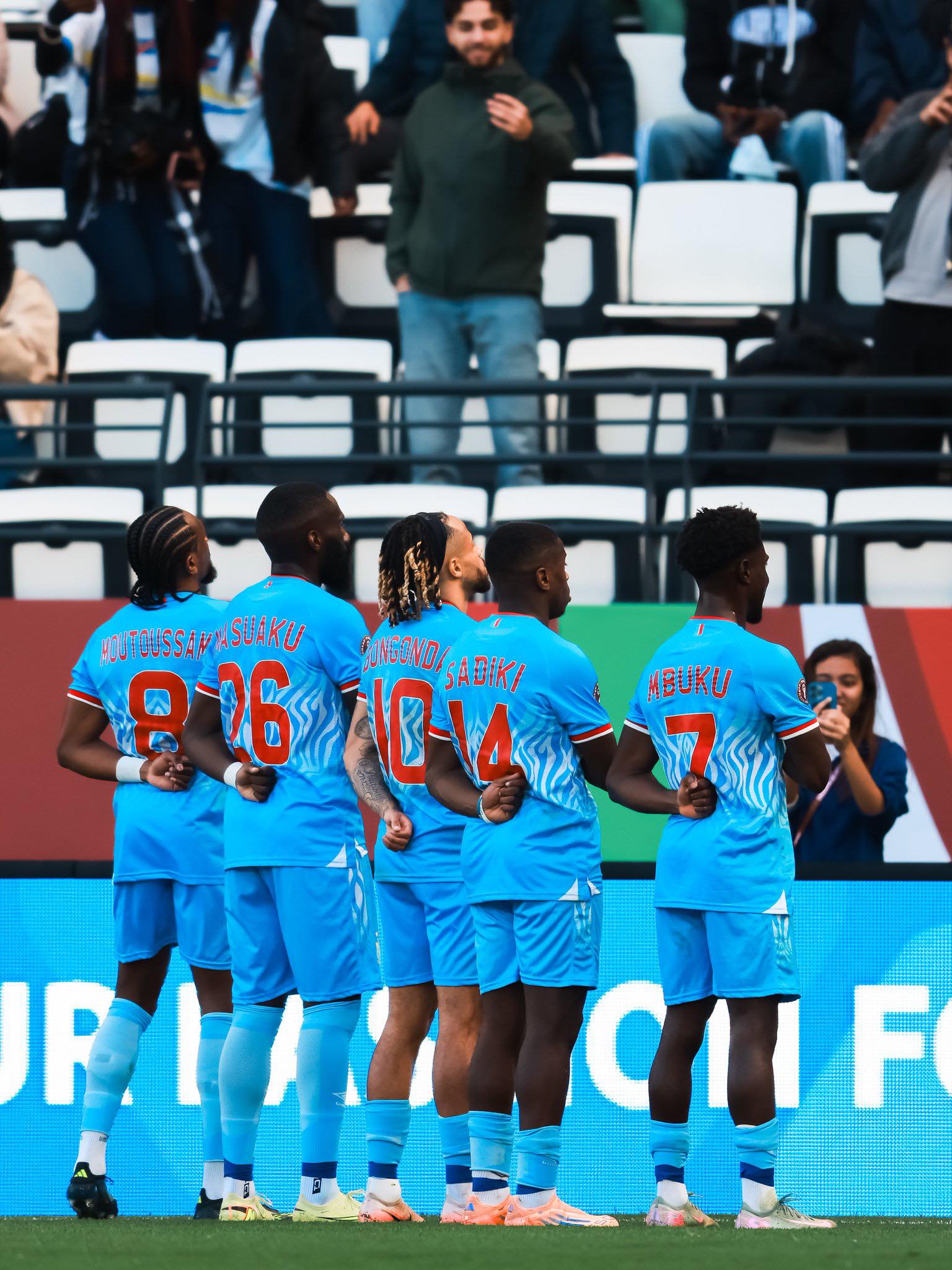 سر احتفال لاعبو الكونغو سر احتفال لاعبو الكونغو