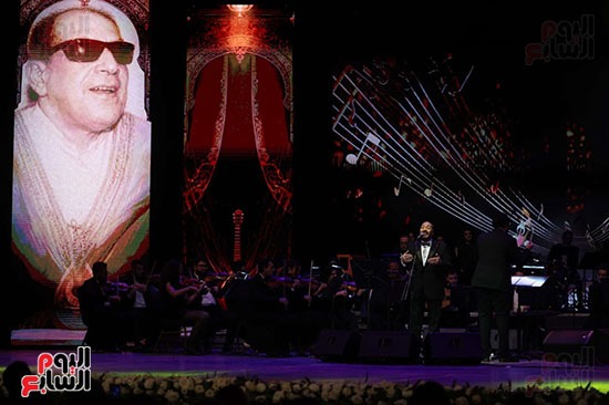 علي الحجار من حفل 100 سنة غنا