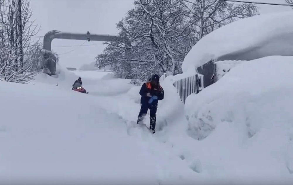 تساقط الثلوج فى روسيا يغلق الشوارع (9)