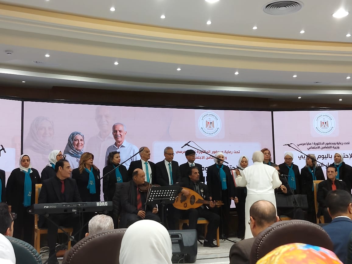 جانب من حفل كبار السن جانب من حفل كبار السن