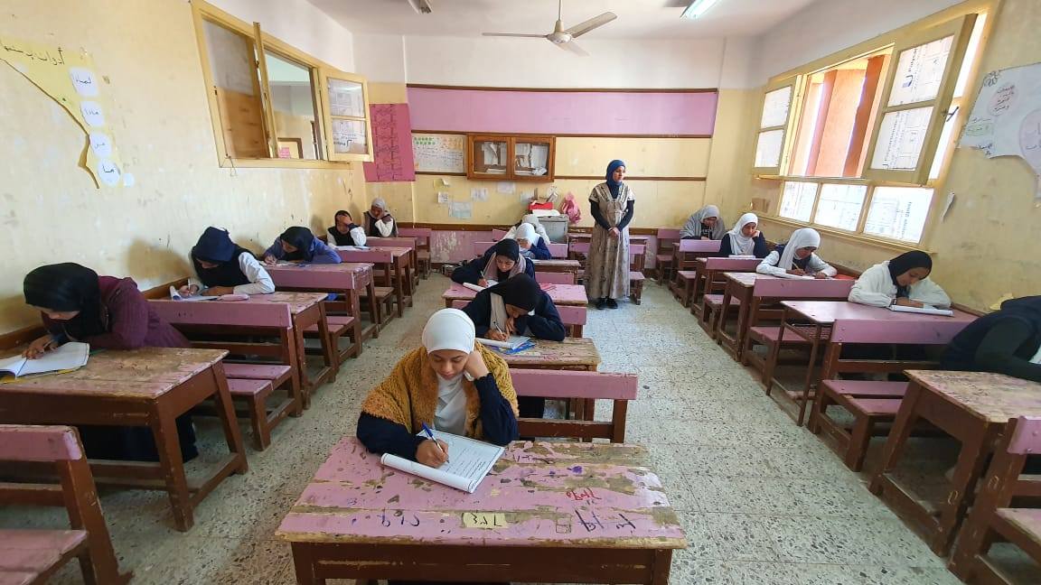 وكيل التعليم يتفقد لجان مدينة الطود لمتابعة انتظام العملية الإمتحانية وكيل التعليم يتفقد لجان مدينة الطود لمتابعة انتظام العملية الإمتحانية