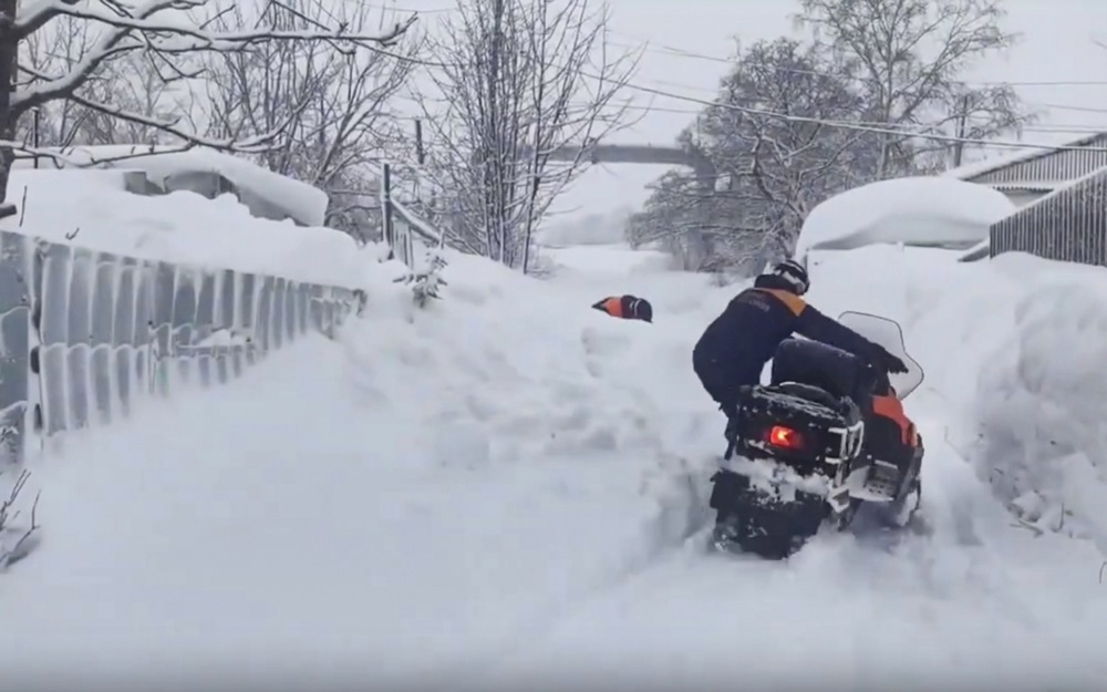 تساقط الثلوج فى روسيا يغلق الشوارع (4)