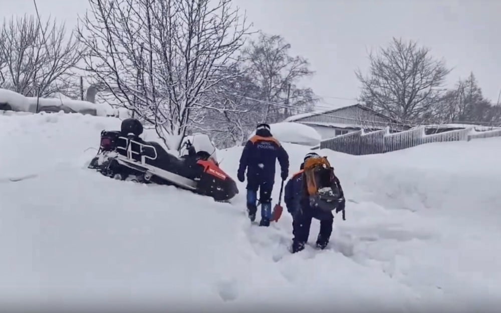 تساقط الثلوج فى روسيا يغلق الشوارع (5)