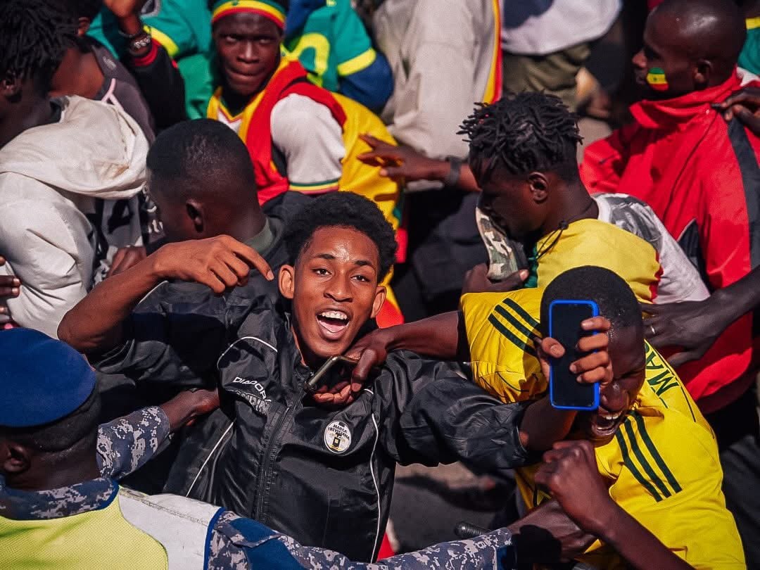 استقبال شعبي لنجوم السنغال (3)