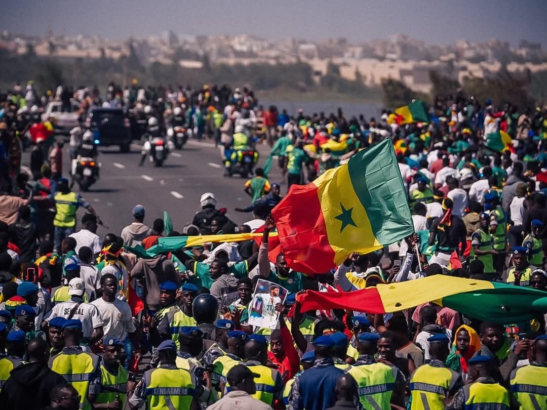 استقبال شعبي لنجوم السنغال (2)