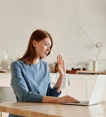 ابراج تعمل في صمت